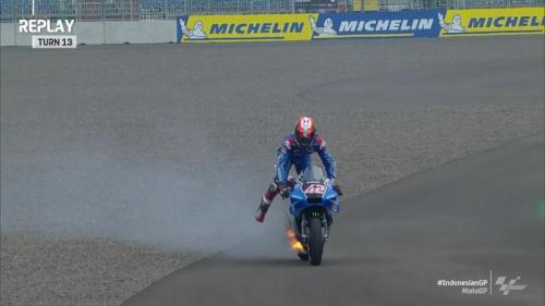 Motor Alex Rins terbakar